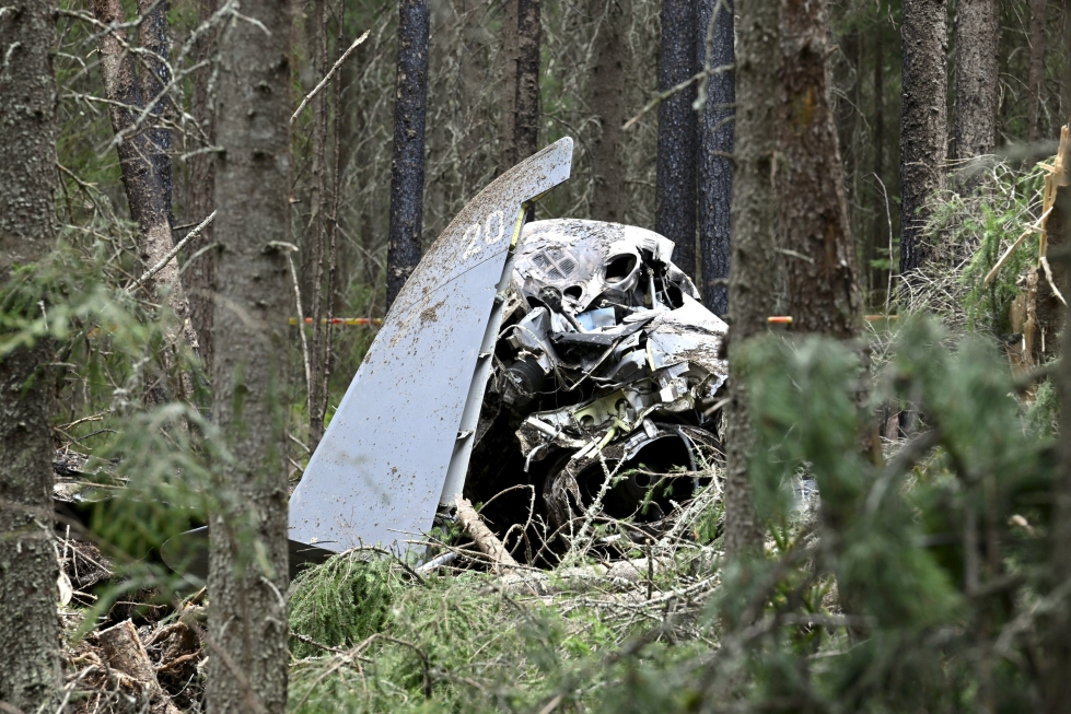 Ilmavoimien Hawk-hävittäjä putosi eilen Keuruulla kesken ilmataisteluharjoituksen. Lentäjät pelastautuivat heittoistuimilla. 