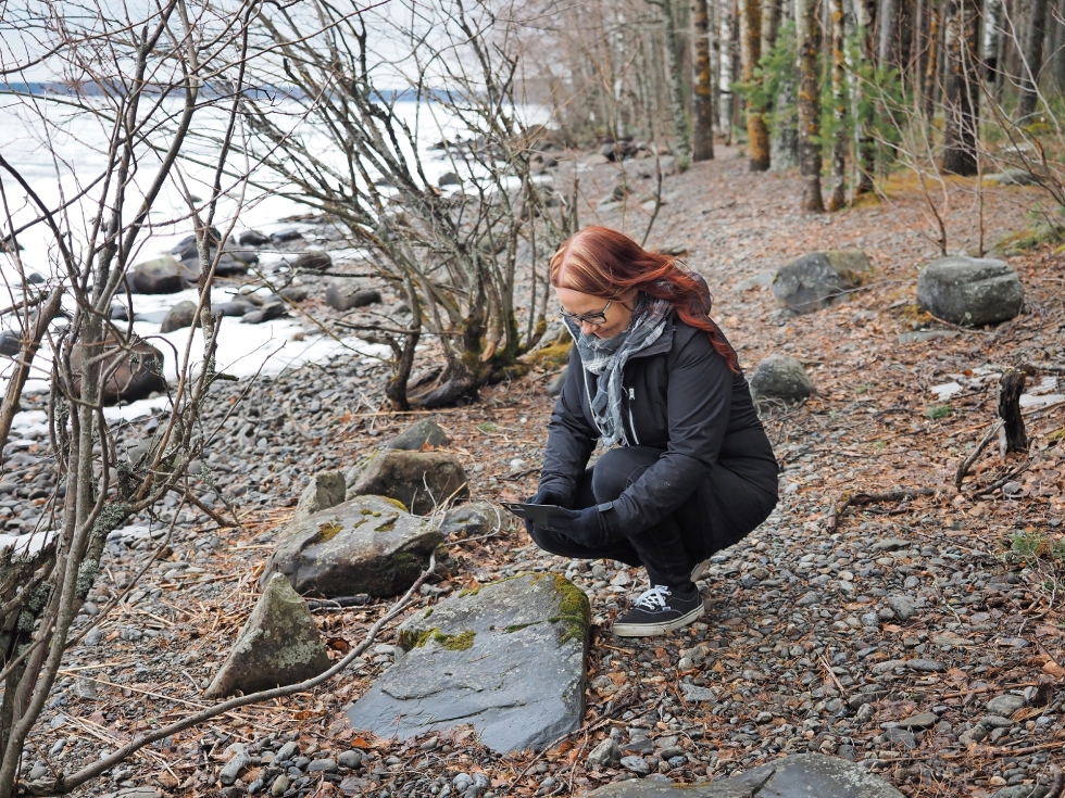 Heidi Multanen  uppoutuu kuvatessaan luonnon kiehtovaan ja ihmeelliseen maailmaan.