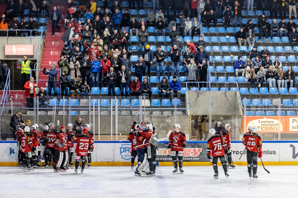 Joensuun Kiekko-Pojat pelaa ensi kauden ottelunsa Outokummussa evakossa remonttiin menevästä Joensuun jäähallista. 