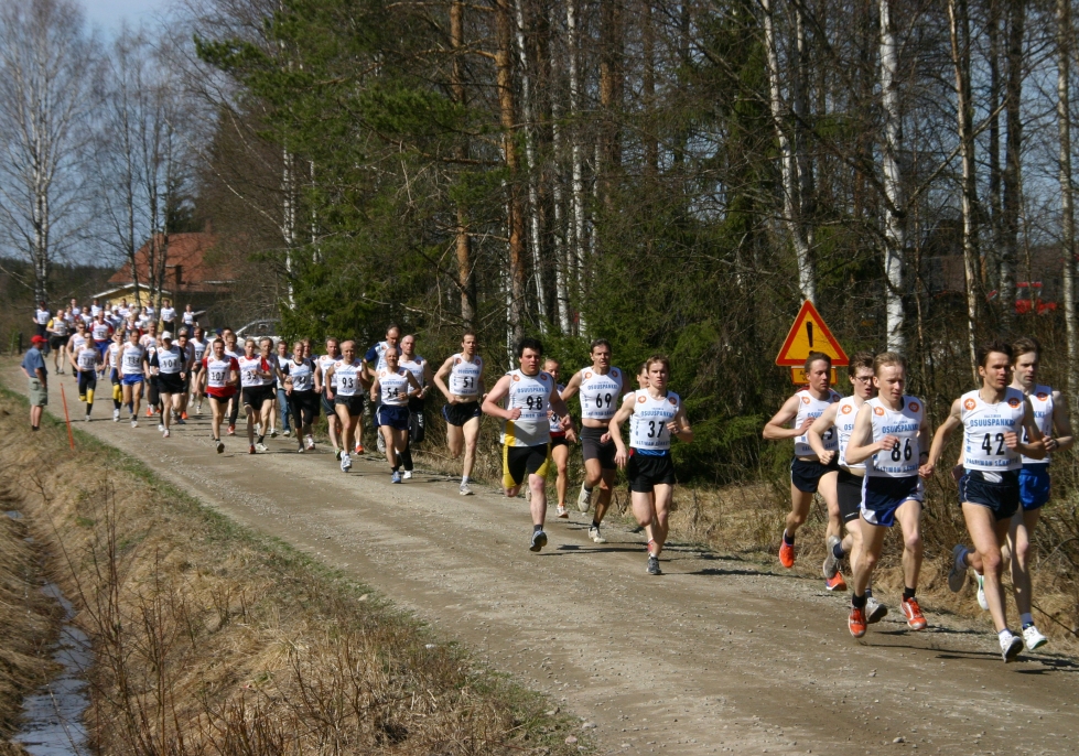 Kalliojärvijuoksun Osanottajakaartia toukokuussa 2008.