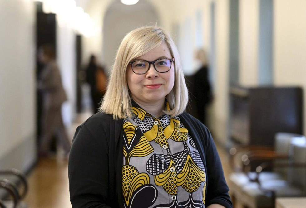 Vihreiden kansanedustaja Saara Hyrkkö uskoo, että kokemuksesta on hyötyä puheenjohtajan tehtävässä.