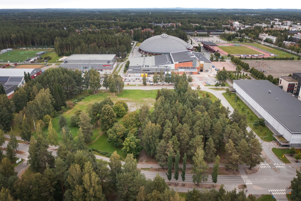 Lähtelän tontti on Hallitien ja Linnunlahdentien rajaama alue Mehtimäen jäähallien ja Motonet-areenan vieressä.