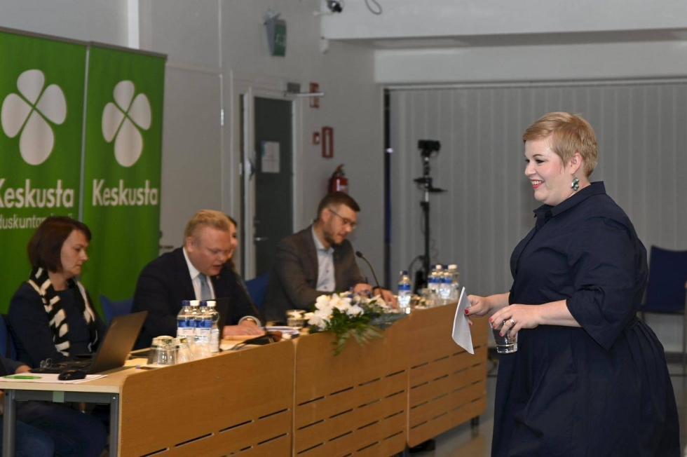 Keskustan puheenjohtaja Annika Saarikko piti poliittisen katsauksen ja linjasi puolueen oppositioasemia keskustan eduskuntaryhmän kesäkokouksessa Tampereella tiistaina.