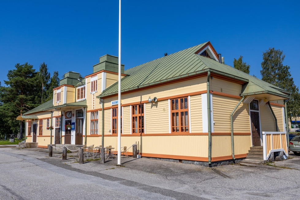 Yksi avustusta saaneista kohteista on Nurmeksen rautatieasema. Arkistokuva.