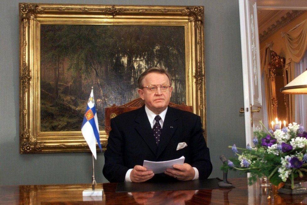 Presidentti Martti Ahtisaari piti perinteisen uuden vuoden puheen 30. joulukuuta 1999 Presidentinlinnassa.