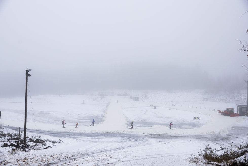 Pärnävaaran hiihtostadionin ensilumenlatu on auki, mutta ampumahiihtoa siellä ei voi tällä hetkellä harjoitella.