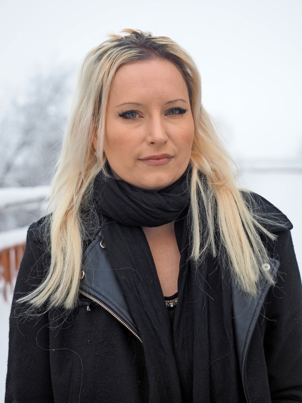 Kiteeläinen Mari Makkonen säveltää ja sanoittaa kaikki omat kappaleensa.