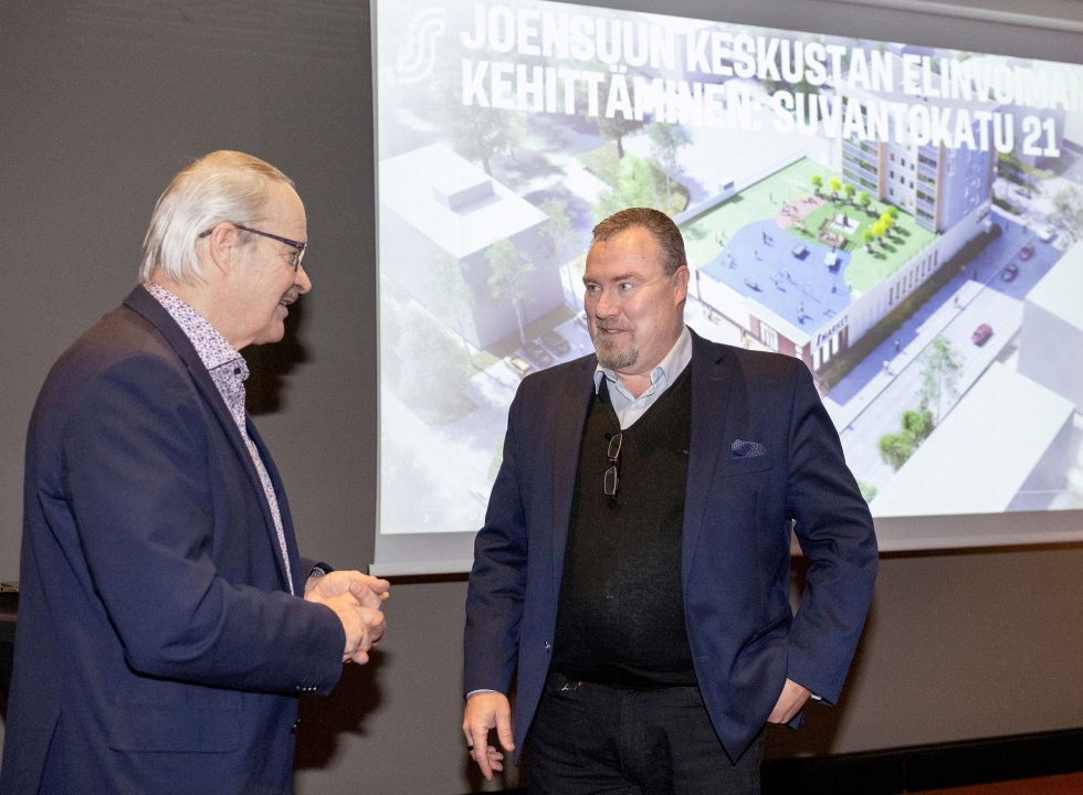 Eero Reijonen ja Juha Kivelä ovat tehneet aiemminkin yhteistyötä mittavissa rakennushankkeissa. Parhaillaan käynnissä on esimerkiksi Bomban hotellin laajennus Nurmeksessa.