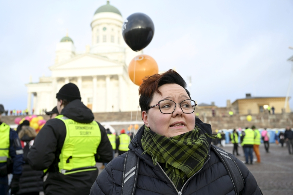 Anne Leinonen osallistui mielenosoitukseen Helsingissä torstaina.
