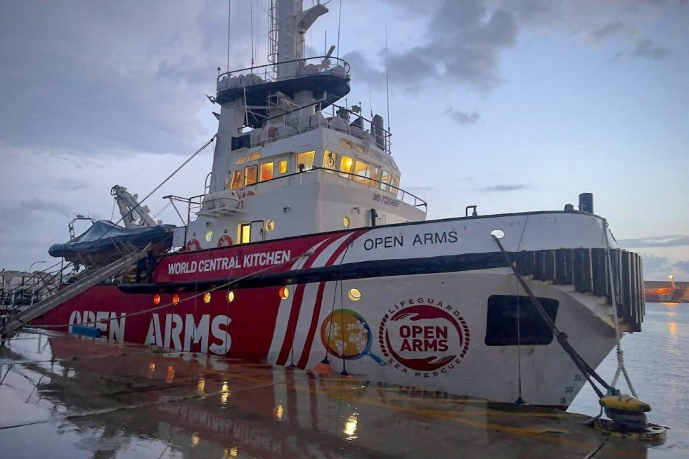 Larnakan satamasta lähteneen aluksen lastina on noin 200 tonnia humanitaarista apua.
