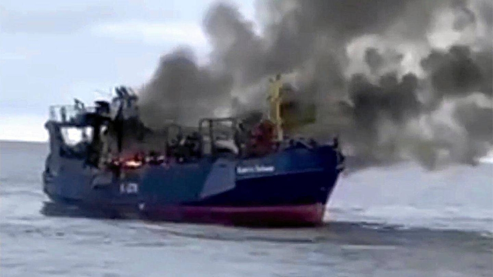 Venäjän viestimissä levitettiin kuvia savuavasta Kapitan Lobanov -aluksesta.