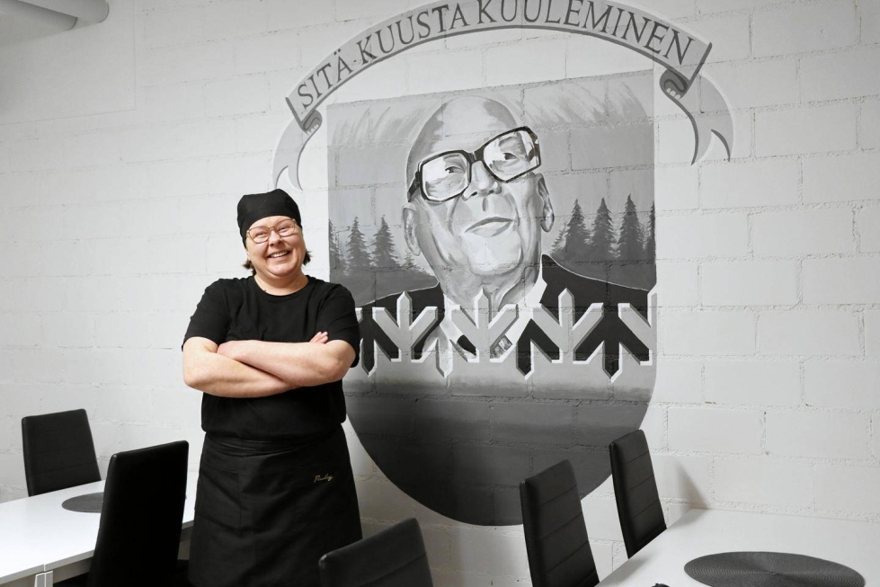Pizzeria Urkin alakerran tilojen seinämaalauksen on tehnyt tatuointitaiteilija Joona Mannila.