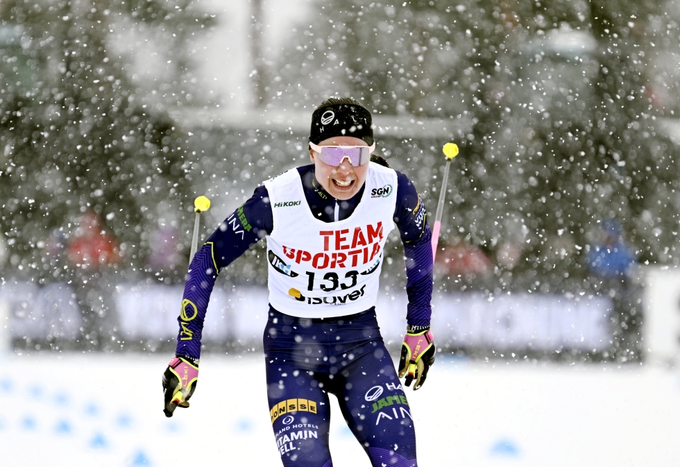 Vieremän Koiton Kerttu Niskanen voitti perjantaina Äänekoskella Suomen mestaruuden vapaan hiihtotavan viidellä kilometrillä.