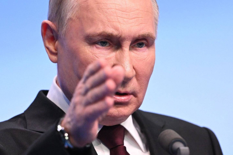 Vaaliviranomaisten mukaan Vladimir Putin voitti Venäjän näytösluontoiset presidenvaalit yli 87 prosentin ääniosuudella.