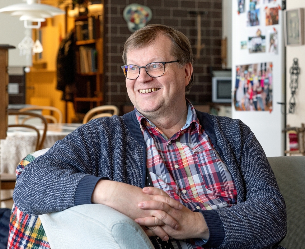Itä-Suomen yliopiston kirjastonjohtaja Ari Muhonen on yksi tämän hetken kansainvälisimmistä suomalaisista filatelisteista, erityisesti tuomaritoiminnan osalta.