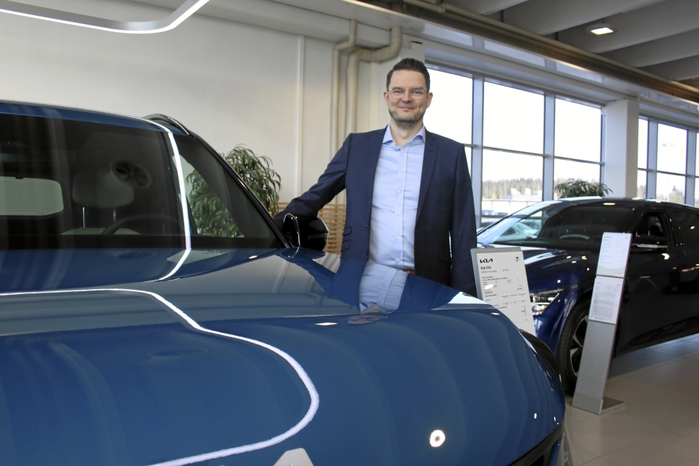 Mikko Mykrä harmittelee, että ostajat saadaan liikkeelle autokauppoihin vain korkokampanjoin.