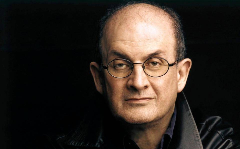 Lääkärien mukaan oli ihme, että 75-vuotias Salman Rushdie selvisi hengissä.