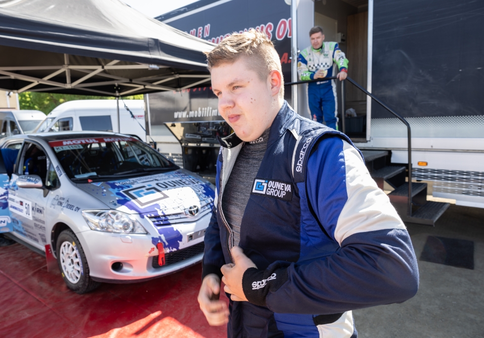 Uskalilainen Ville Vatanen jatkoi Turussa vakuuttavaa menoaan ralliautoilun SM-sarjassa. Arkistokuva.