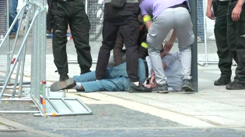 Turvamiehet nappasivat Slovakian pääministeriä ampuneen miehen nopeasti kiinni.
