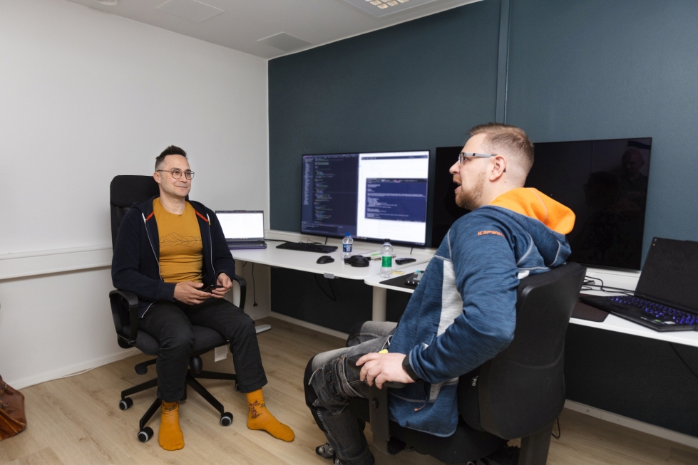 Otto Huhta (vas.) ja Pasi Peltonen ovat osakkaana joensuulaisessa yrityksessä, joka kehittää työnhakumarkkinat automatisoivaa ohjelmistoa.