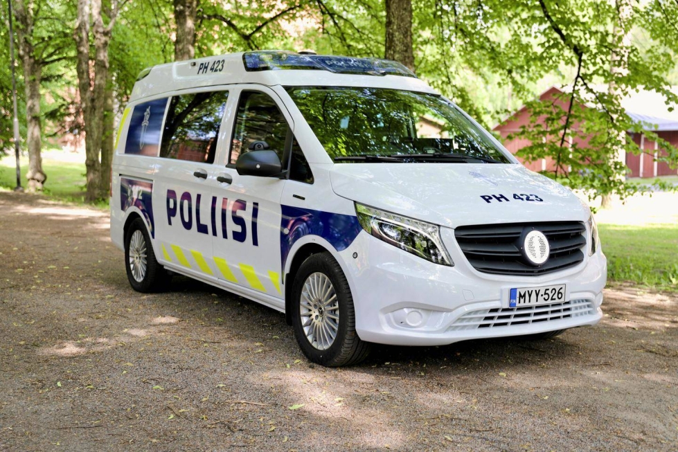Mercedes-Benz eVito on toinen poliisin käytössä olevista täyssähköautoista, jossa on poliisin tunnukset.