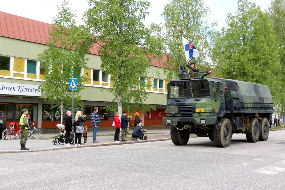 Puolustusvoimain lippujuhlan päivän paraati järjestettiin kaksi vuotta sitten Nurmeksessa.