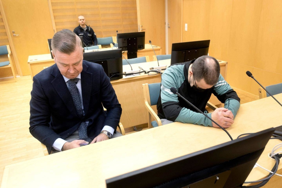 Jarmo Makkonen (oik.) tuomittiin elinkautiseen vankeuteen kahdesta murhasta. Juttu on siirtynyt hovioikeuden valmisteluun.