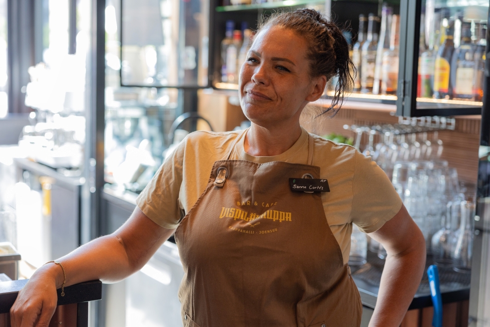 Bar & Cafe Vispiläkaupan ravintolapäällikkö Sanna Cortésia toukokuun lopun lämpötilat ilahduttivat. – Ihmiset löysivät tiensä terassille hyvin.