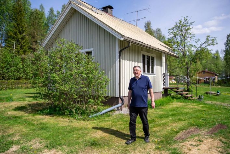 Jorma Leppänen palasi vanhaan kotitaloonsa Pielistien varteen Louhiojalla.