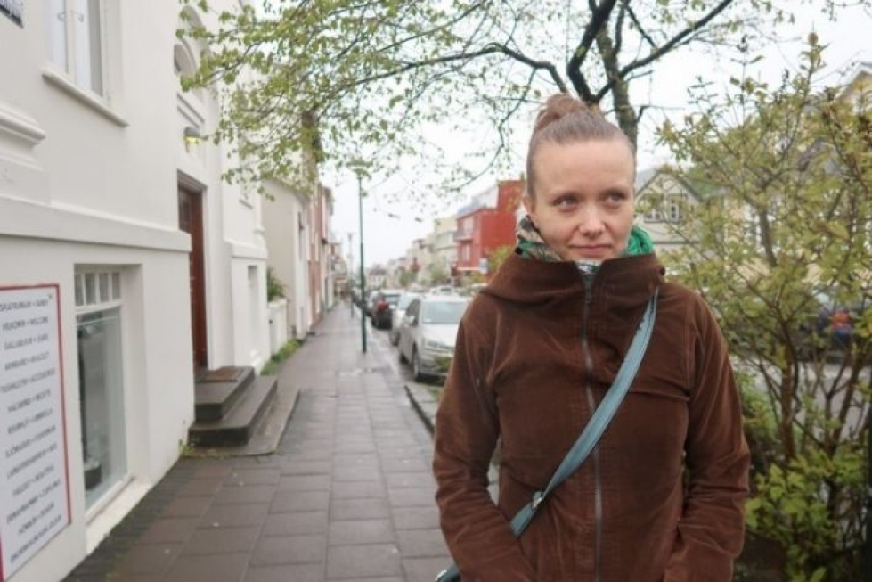 Maaria Päivinen kertoo, että matkustaa lauantaina takaisin Suomeen poikansa kanssa.