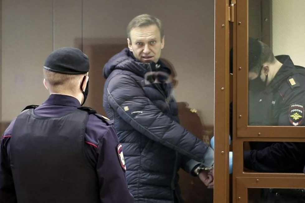 EU-maiden odotetaan pääsevän poliittiseen yhteisymmärrykseen uusista Venäjän vastaisista pakotteista maanantaina, kun ulkoministerit kokoontuvat Brysseliin. Pakotteilla vastattaisiin siihen, että Venäjä on jättänyt kunnioittamatta kansalais- ja ihmisoikeuksia. EU-maat ovat muun muassa tuominneet oppositiopoliitikko Aleksei Navalnyin vangitsemisen. LEHTIKUVA/AFP