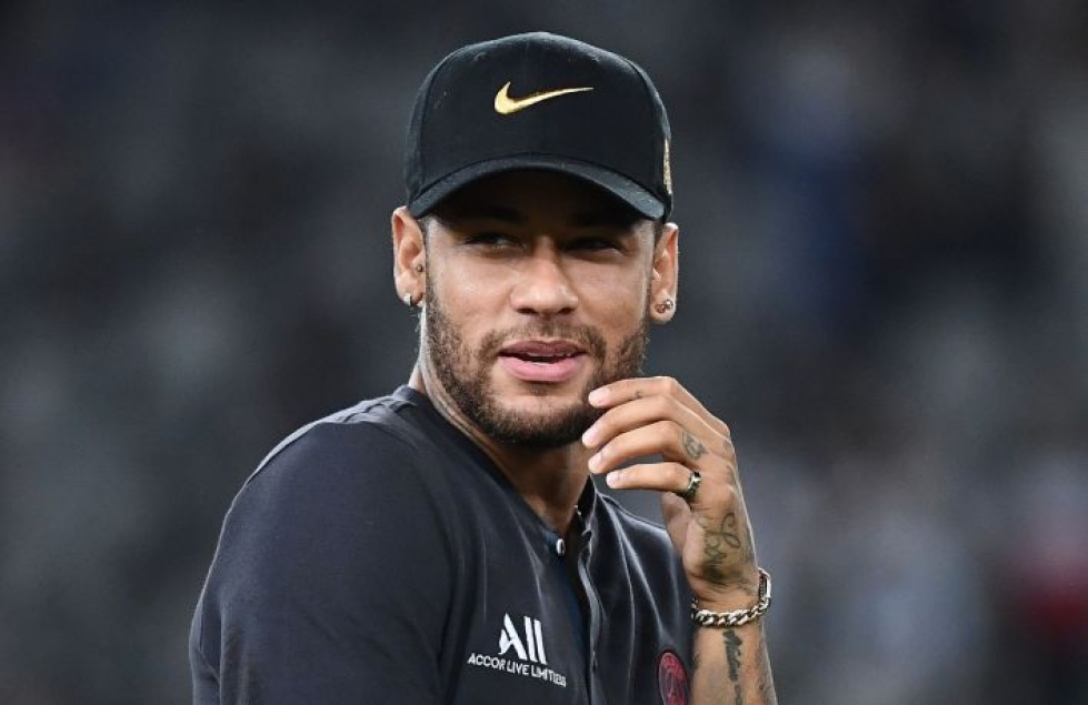 Neymar on viime viikkoina tehnyt selväksi halunsa siirtyä Espanjaan, joko Real Madridiin tai vanhaan seuraansa Barcelonaan. Kuva: Lehtikuva/AFP
