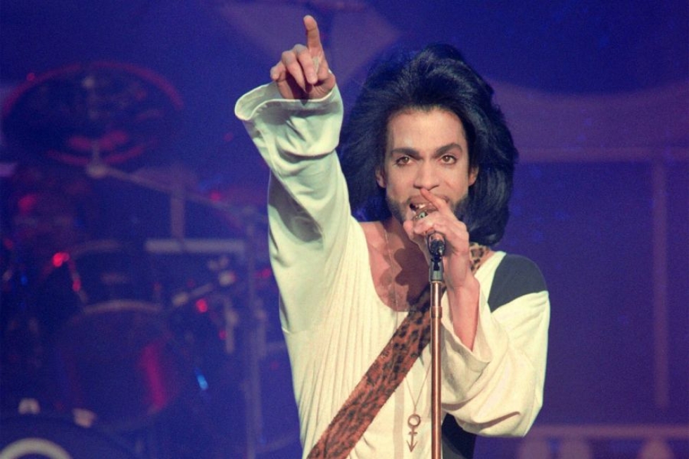 Jo 1970-luvulla uransa aloittanut Prince kuvattuna konsertissaan vuonna 1990. LEHTIKUVA / AFP
