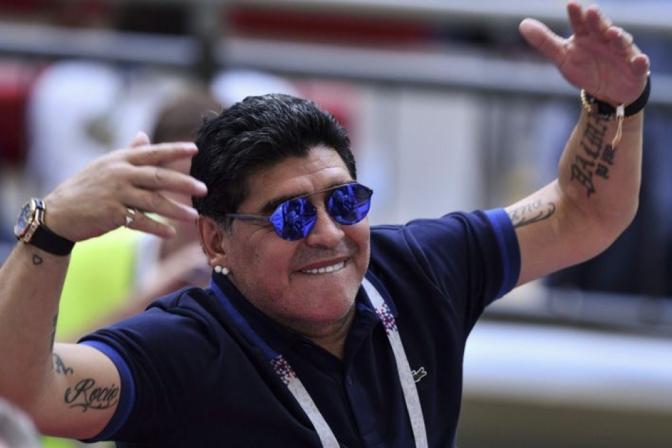 Meksikolaisseura pestasi jalkapallolegenda Diego Maradonan. Lehtikuva/AFP