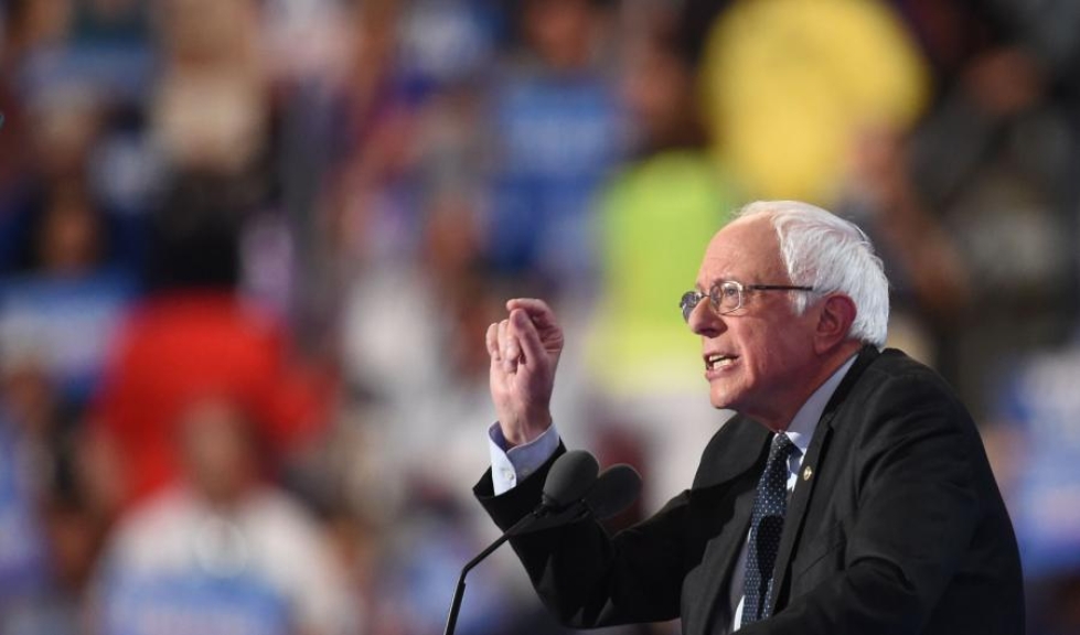 Bernie Sanders oli demokraattien puoluekokouksen avauspäivän odotetuin puhuja. LEHTIKUVA/AFP