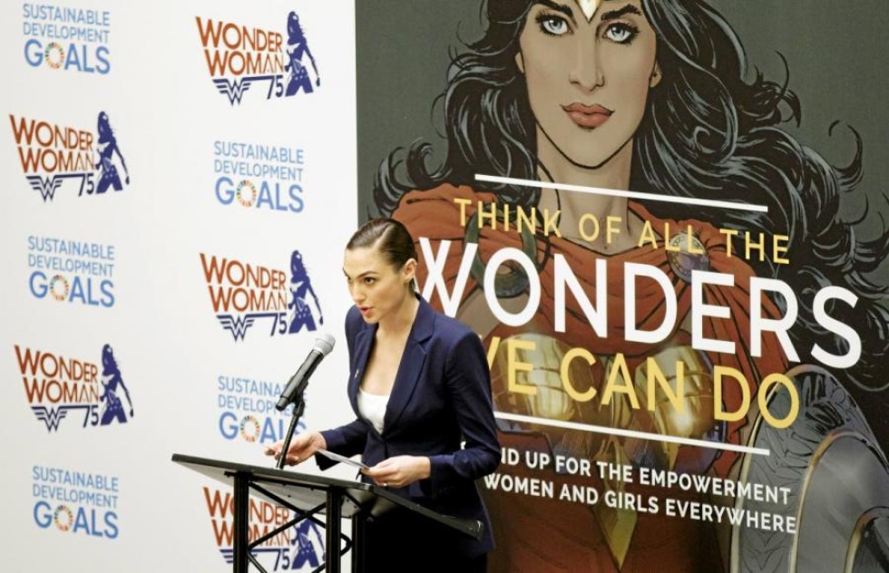 Ihmenaista näytellyt Gal Gadot puhui YK:n kampanja-avauksessa lokakuussa.