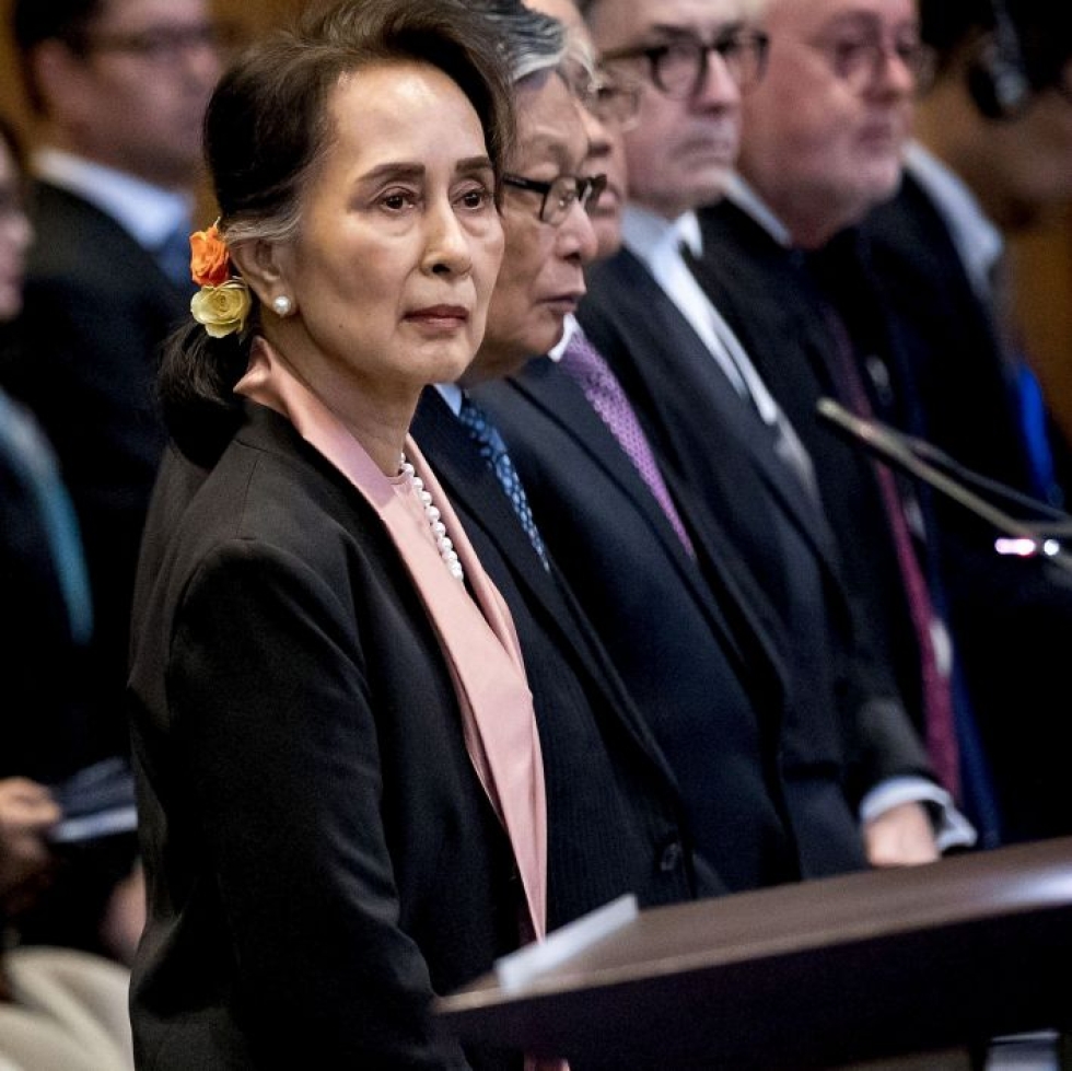 Aung San Suu Kyi aikoo poikkeuksellisesti johtaa Myanmarin puolustautumista oikeudessa keskiviikkona. LEHTIKUVA/AFP