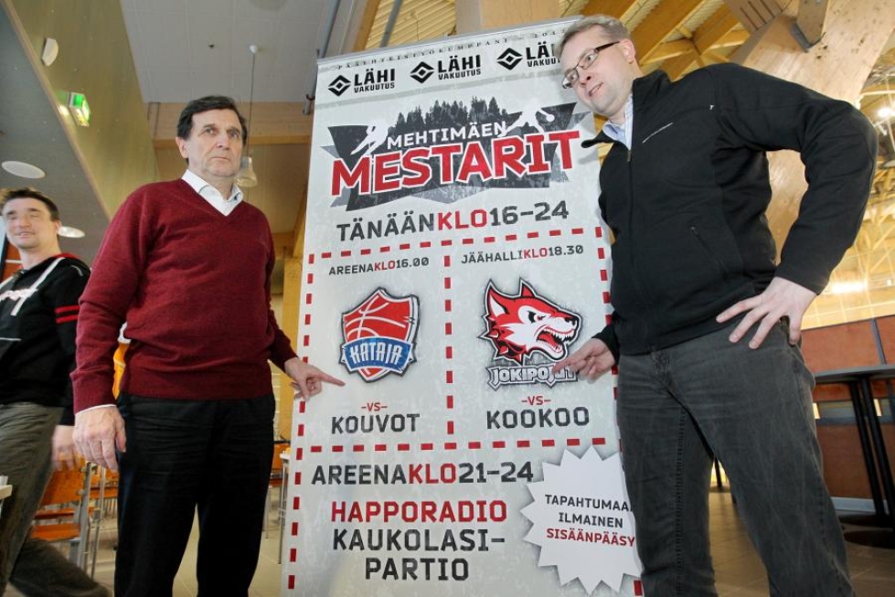 Katajan Eero Oksava ja Jokipoikien Aki Lindroos toivovat ilmaistapahtuman houkuttelevan katsomot täyteen.