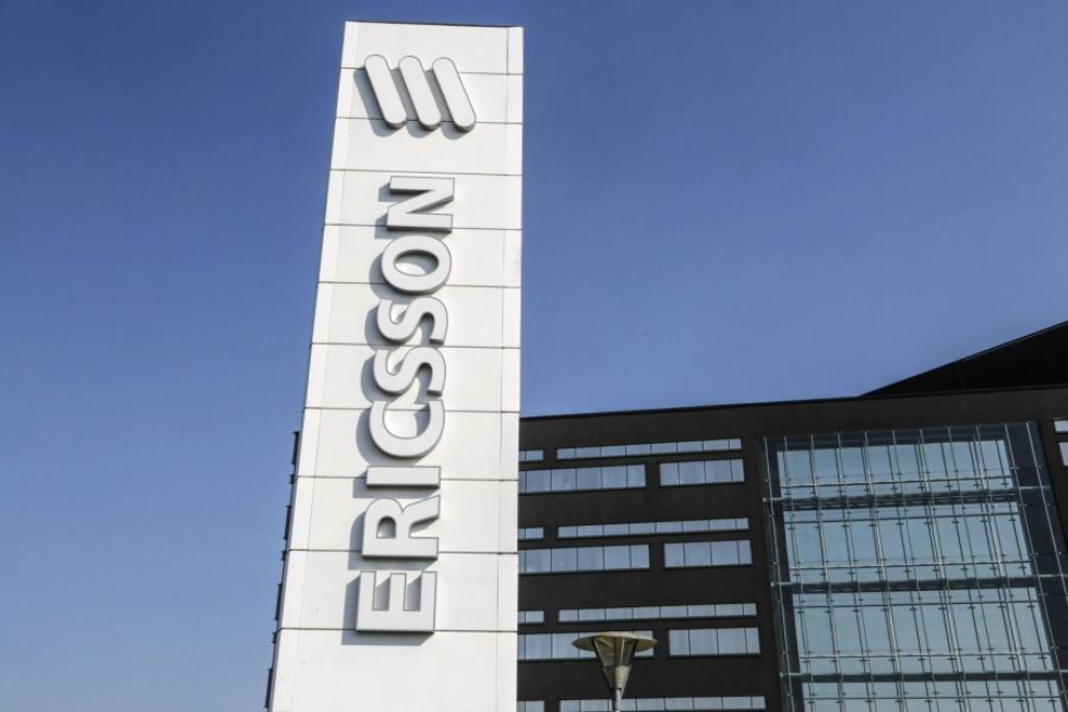 Svenska Dagbladetin mukaan Ericssonin osake on laskenut 35 prosenttia vuoden kuluessa. LEHTIKUVA/AFP