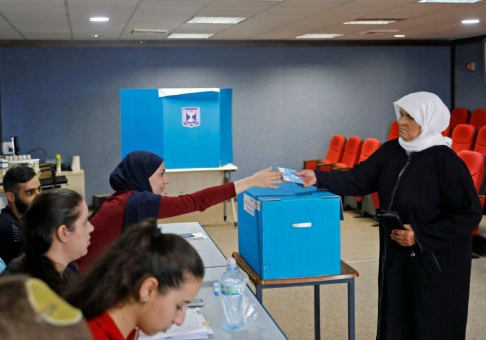 Israelissa suunnattiin vaaliuurnille viime tiistaina.  LEHTIKUVA / AFP