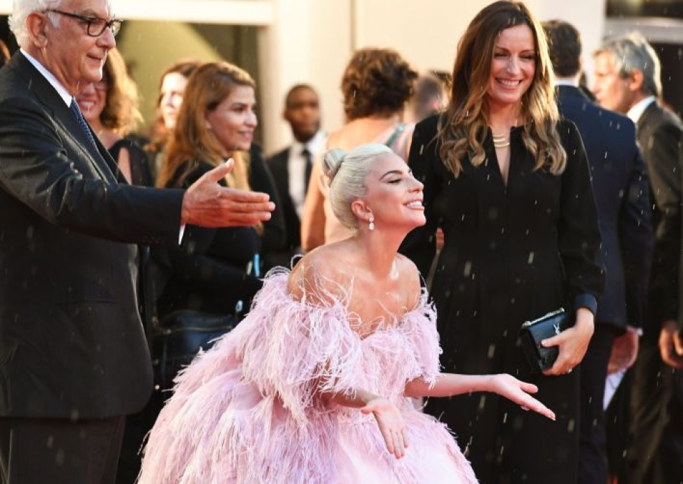 Lady Gaga saapumassa Venetsian elokuvajuhlille, jossa maailmanensi-iltansa saa A Star is Born -elokuva. Kuva: Lehtikuva/AFP