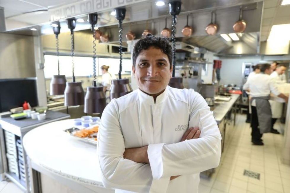Mauro Colagreco ravintolansa Mirazurin keittiössä. Lehtikuva / AFP