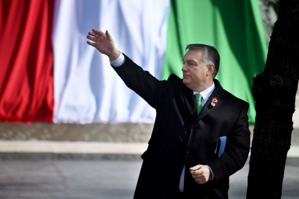 Pääministeri Viktor Orban on koetellut jo pitkään puolueryhmänsä ja muiden EU-maiden kärsivällisyyttä.  LEHTIKUVA / AFP