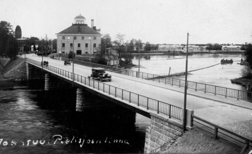 Pielisjoen linna kuvattuna 1930-luvulla.