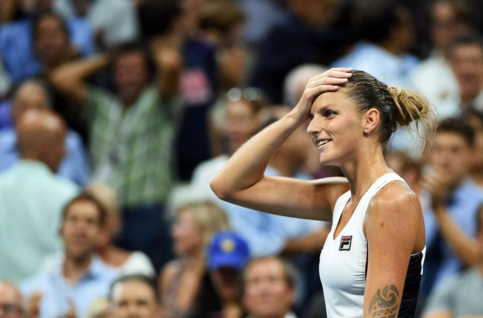 Tshekin Karolina Pliskova ei ollut uskoa itsekään, että hän pudotti Serena Williamsin Yhdysvaltain avoimesta tennisturnauksesta. LEHTIKUVA/AFP