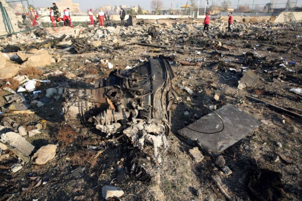 Ukraine International Airlinesin Boeing 737 -matkustajakone syöksyi maahan keskiviikkona vain hetki sen jälkeen, kun se oli noussut ilmaan Teheranista. LEHTIKUVA/AFP