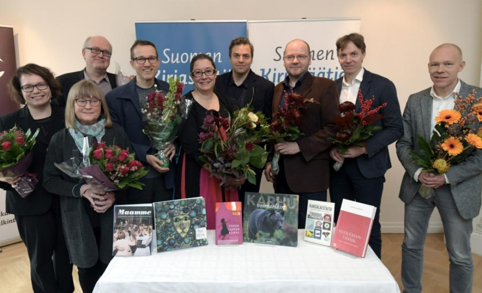 Tietokirjallisuuden Finlandia-palkinnosta kilpailee kuusi kirjaa. 30 000 euron palkinnon voittajan valitsee tänä vuonna Jörn Donner. Lehtikuva / Markku Ulander
