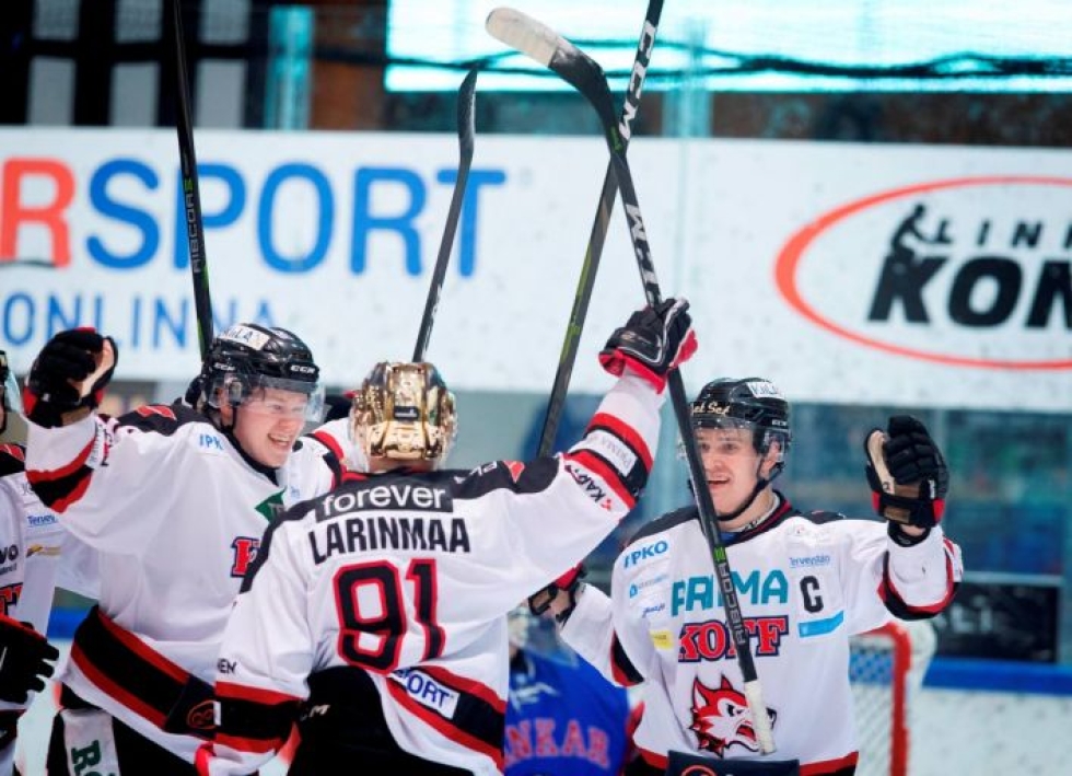 Miro Väänänen, Joonas Larinmaa ja Mika Koivisto olivat tehokkaalla pelipäällä Savonlinnassa.