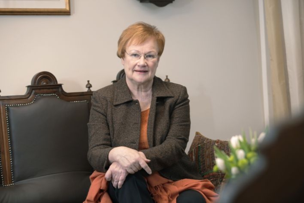 Presidentti Tarja Halonen vastaanottaa Jyväskylän yliopiston opettajainkoulutuslaitoksen tasa-arvopalkinnon ja avaa tiedemuseon Minna Canth -näyttelyn Jyväskylässä tiistaina. Jyväskylän merkitys naisten koulutusuran avaajana on ollut merkittävä.