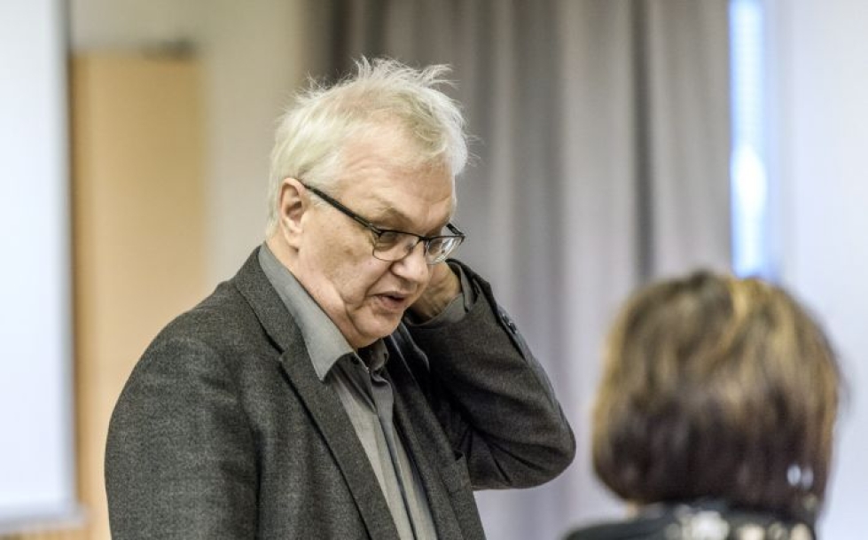 Esa Mäkinen Kittilän kunnanvaltuuston kokouksessa 31. lokakuuta 2017. LEHTIKUVA / OTTO PONTO